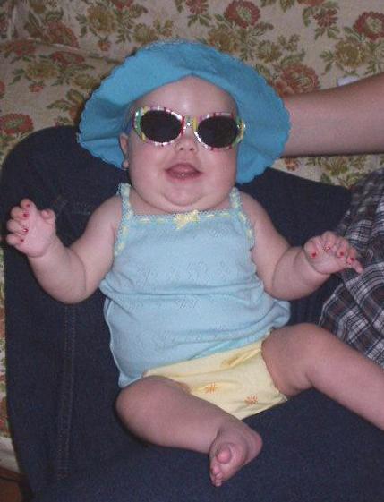 Mary was all dressed up and on her way to the fair. Uncle Bruce was showing his mooooo cows :)