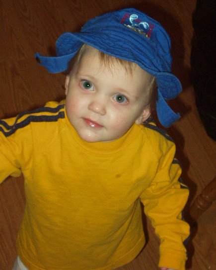 I look so cute in this hat :)