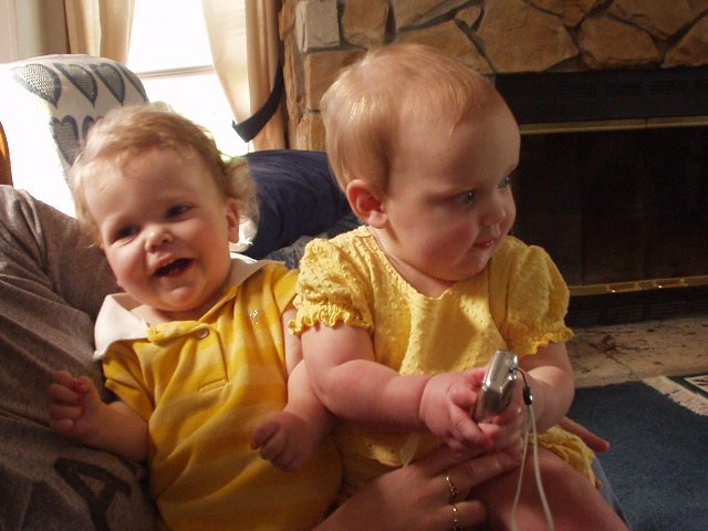 I just love to see Mary smile :) Abigail loves Aunt Joni's phone :) hehe