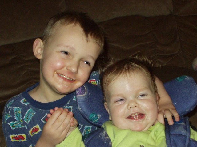 Elijah and Mary look so cute in this picture :)