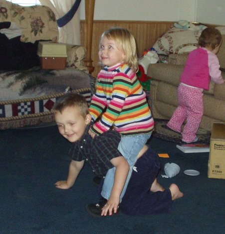 Caitlyn is ride'n in style :) 