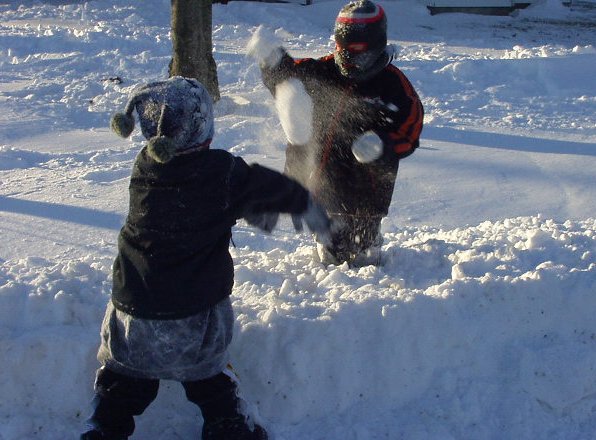 Snow lump fight!!!