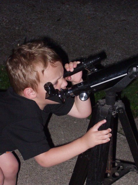 The world better watch out for Elijah!!! He is going to be famous one day! (smart little thing!!!)