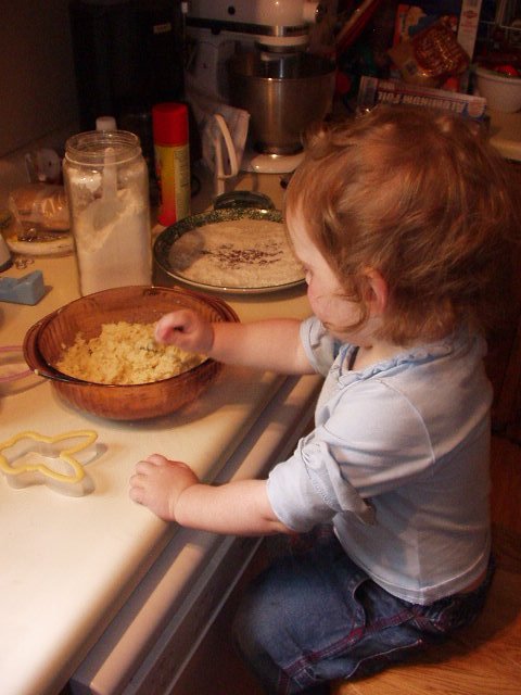 Abigail is helping me make cookies :O