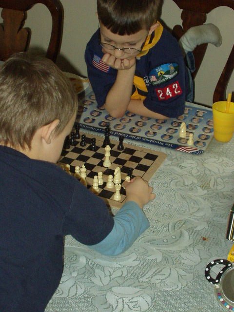 Ok, I can't play chess!!! BUT, my 8 yr old and 4yr old can!!!!