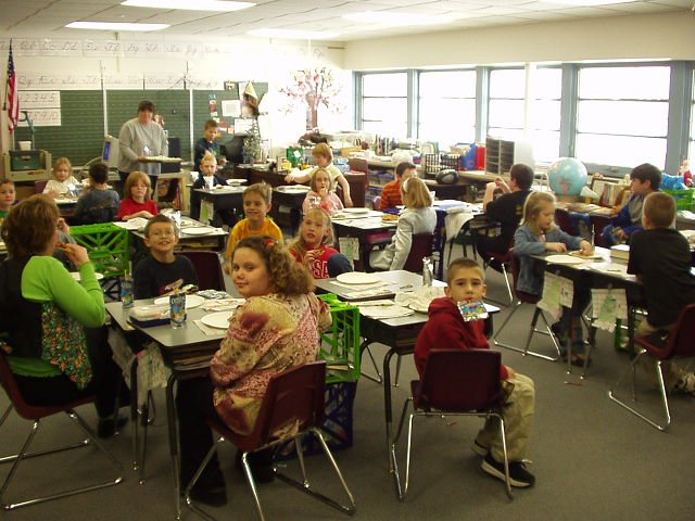 Pizza, drinks and cupcakes for everyone!!! Happy (late) Birthday!