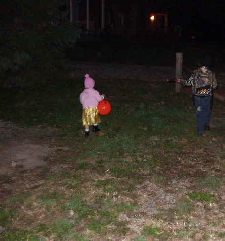 Follow me Snow White....I will show you where the candy is!