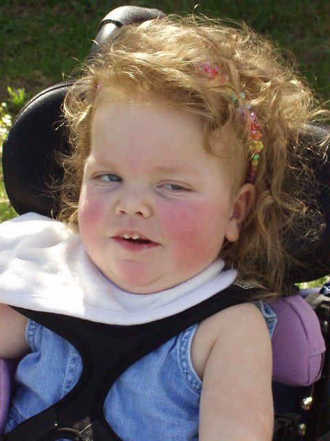 Wow..what a pretty girl :)