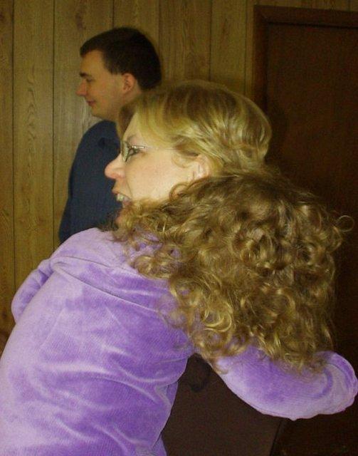 Look how pretty Mary's hair is :) Perty..perty hair :)
