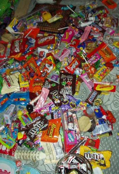 I'm still trying to hide the candy so that the kids will not eat it for Breakfast, Lunch and Dinner!!! (+1 bucket & 1 jar)