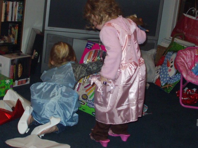 These are two sexy chicks!