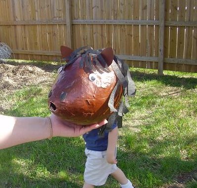 I had to post this little picture!! Elijah was walking by as my sister-in-law took a picture of the piñata!! So, it looks like Elijah has a neigh neigh head!!