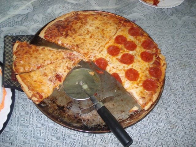 Everyone thinks . o O ("Daddy makes the best Pizza")