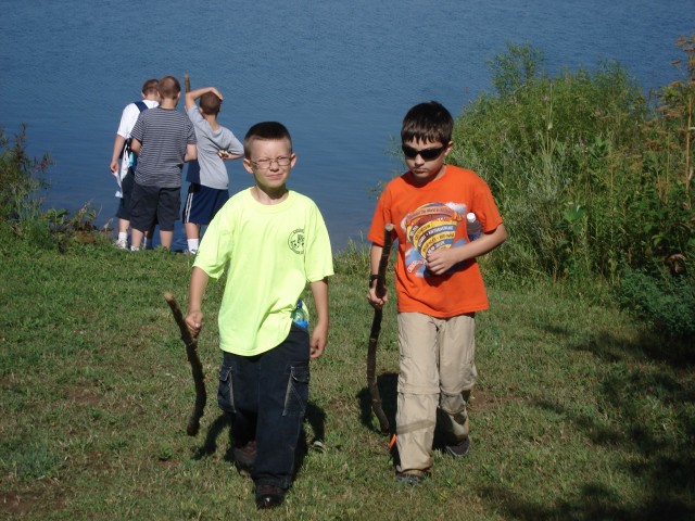 These are some serious walkin' dudes!