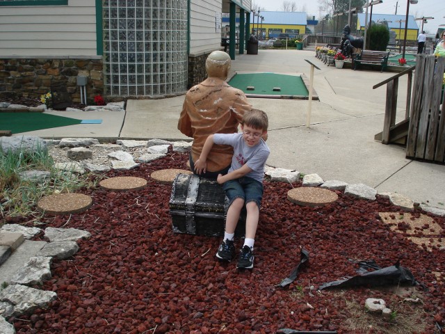 There's a "butt pirate" joke in this picture somewhere... hmmmm....