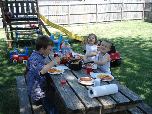 Everyone loves Daddy's cooking!  RIGHT????  I thought so.