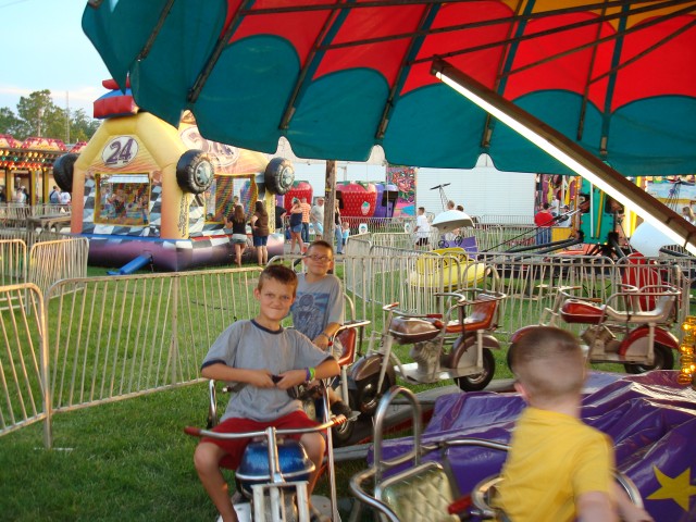 Six years ago:  <a href=http://www.harriskids.net/gallery/2002/p7120004><img src=http://www.harriskids.net/gallery/albums/2002/p7120004.thumb.jpg></a>