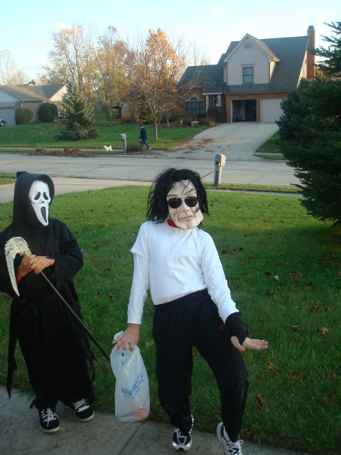 That's weird Michael Jackson, that's weird Michael Jackson!  I have to say that Isaiah was scared shitless over the MJ mask!