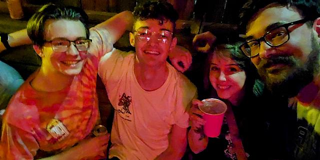 Snapchat-406952185~2